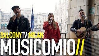 MUSICOMIO - BACIAMI AL CENTRO DI ROMA BalconyTV