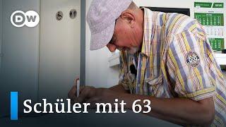 Schüler mit 63 ein Analphabet erzählt  DW Reporter