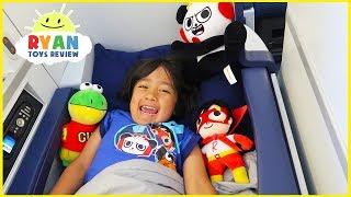 Ryan ToysReview Airplane ride with Pretend Play Toys