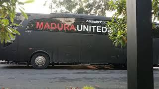 Tim laskar sape kerrab busnya lagi di Gasibu bandungMadura united FC