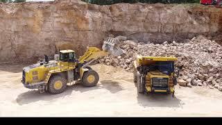 #KOMATSU      WA600-8 loads HD405-8