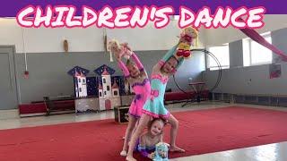 Show of the circus Studio Romantics - gymnastic dance  kids from the casket