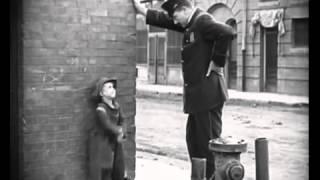 CINE MUDO Charlie Chaplin Charlot Escena de El niño