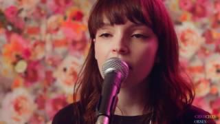 Chvrches Leave a Trace Live. Beautiful video. In Session 1080p HD