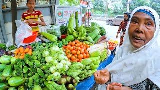 চাহিদা থাকলেও লোভ নেই