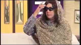 Azizi acting as film star Meera  Parody in Hasb e Haal Dunya News