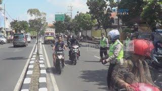 Pemotor Tak Berhelm Cuek Nekat Terabas Razia Polisi