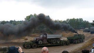 Tatra 813 8X8 mit Tieflader im Gelände Schwer Beladen Offroad