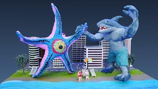  Making STARRO battle KING SHARK in the beach - Kaiju Monster with Clay