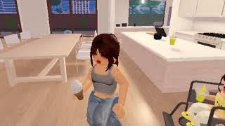 Anna GETS KIDNAPPED*COPS CAME? ANNA IS CRYING* WITH VOICES RP Roblox Berry Avenue Family Roleplay