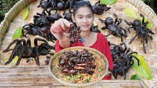 Deep fry Tarantula and Delicious Eating  Cooking Special Insects