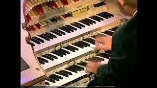 Organist goes Crazy The Worlds Fastest Organist