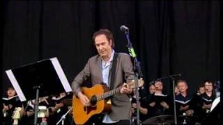 Ray Davies dedicates Waterloo Sunset and Days to Pete Quaife at Glastonbury 2010