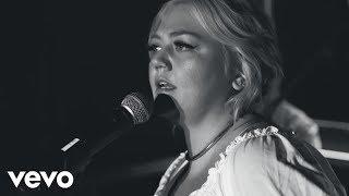 Elle King - Little Bit Of Lovin Live From London