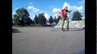 Skateboarding Fakie Gazelle + Bonus trick