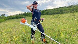 Ozana and the Stihl Fs 490-C with 250 mm grass cutting blade.