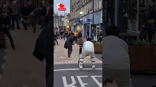 Street cricket in London gets the Nepal treatment with some commentary working perfectly #Cricket