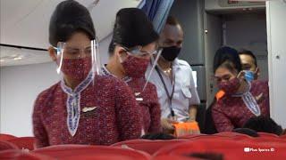 Intip Kesibukan Pramugari - Pramugari Cantik Lion Air Selama di Dalam Pesawat Terbang