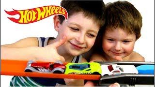 ХОТ ВИЛС прыгают с ТРАМПЛИНА. Трек HOT WHEELS машинки