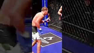 Anthony Pettis flying kick ko