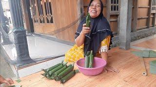 Bikin Lontong Nasi Dari Daun Pisang  Kehidupan didesa Emak