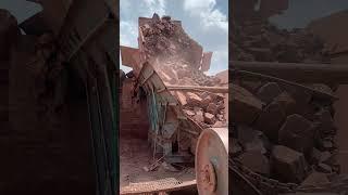 Super Giant rock crusher in actionAsmr giant stonecrusher#shorts #ytshorts #youtubeshorts #rock