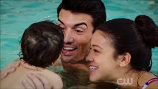 Jane the virgin - Jane Mateo and Rafael in the pool