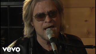 Daryl Hall - Here Comes the Rain Again Live From Daryls House
