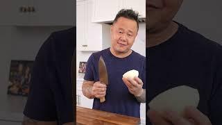 HOW TO CHOP AN ONION LIKE AN CHEF #shorts