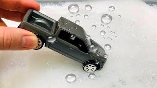 CARS FALLING INTO WATER WITH FOAM  HOT WHEELS CARS  VARIOUS TOY CARS