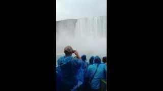 Niagara Falls - Feel The Power of Water Like Thunder