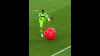 When Goalkeepers Get Bored 