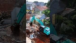 Excavator Bongkar Habis Bangunan Terdampak Tol CIJAGO