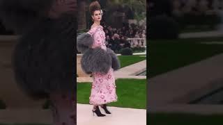 45 SECONDS of Kaia Gerber #kaiagerber #cindycrawford #model #supermodel #catwalk #shorts