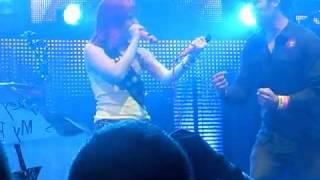 Paramore Misery Business Live HQ @ Honda center anaheim 091910.MP4