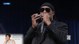 Stevie Wonder performs at Aretha Franklins funeral