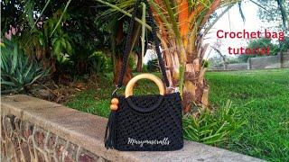 How to crochet a bag with wooden handles