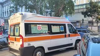 Rivolta nel carcere di Trieste ambulanze sul posto