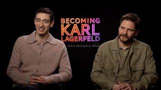 Daniel Brühl & Théodore Pellerin dans Becoming Karl Lagerfeld Il était un grand romantique allemand