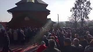 Прихильники «ПЦУ» захоплюють храм в с. Розваж на Рівненщині