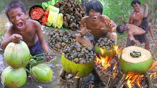 Wilderness cooking - Coocking snnail in Coconut In jugle - eating delicious #000167