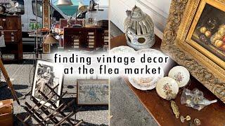 finding vintage decor at the flea market *coffee table art & hardware*