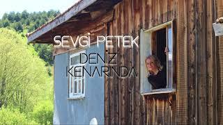 Sevgi Petek - Deniz Kenarında