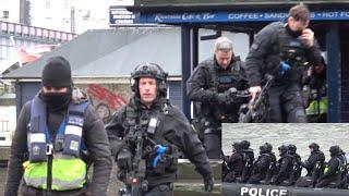 **ARMED OFFICERS** Firearms Training On Londons Famous River Thames - Metropolitan Police