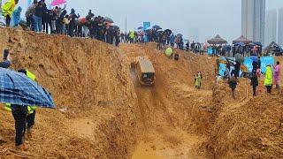 China Mountain Off-Road Racing Festival  Driver Jeep Wrangler 26 received a lot of attention