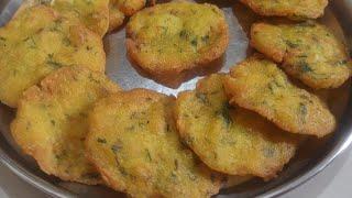 २ कच्च्या बटाट्यापासून बनवा झटपट नाश्ता  बटाटा पापडी  Puri Recipe in Marathi  Cook With Deepali