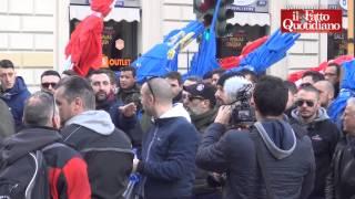 Lega a Roma il corteo di Casapound verso piazza del Popolo