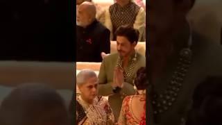 Shah Rukh Khan TOUCHES Amitabh Bachchan & Jaya Bachchans feet at Anant-Radhikas wedding  #shorts