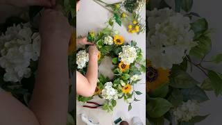 How to make a summer hydrangea and sunflower wreath  #diywreath #wreathmaking