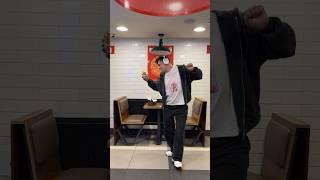 Так вкусно что хочется танцевать #бк #burgerking #бургеркинг #воппер